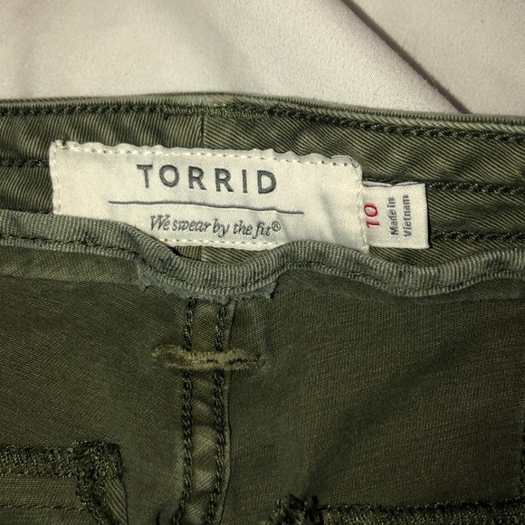 ✅TORRID Capris! - Picture 4 of 4
